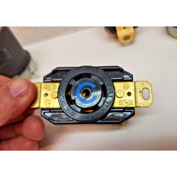 Lot 2 Hubbell HBL2811 & HBL2813 M & F Pair/Set Twist Lock 5 Wire 30A 120/208v - Picture 6 of 9